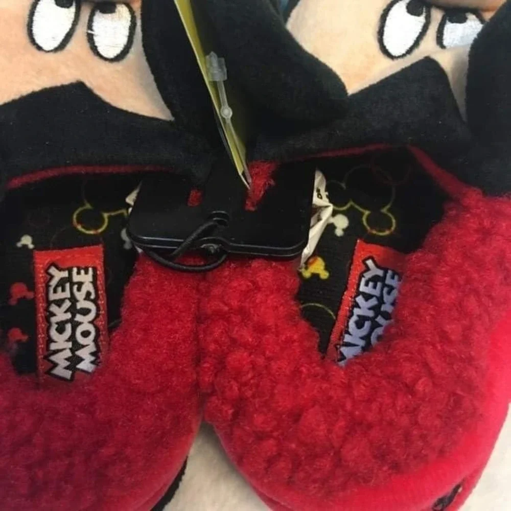 NWT Mickey‎ Mouse slippers non slip disney 11/12